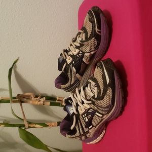 Brooks Adrenaline GTS 12